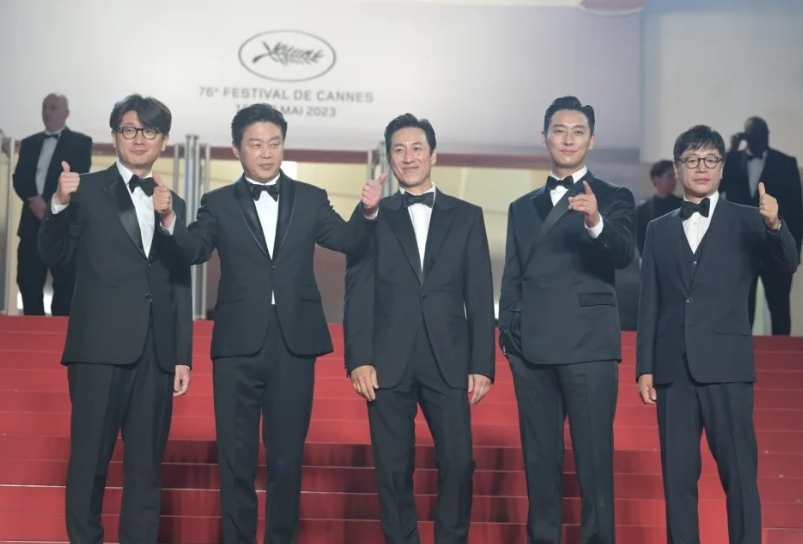 李善均轻生|韩演艺圈全紧急取消活动 粉丝怒轰:舆论杀人