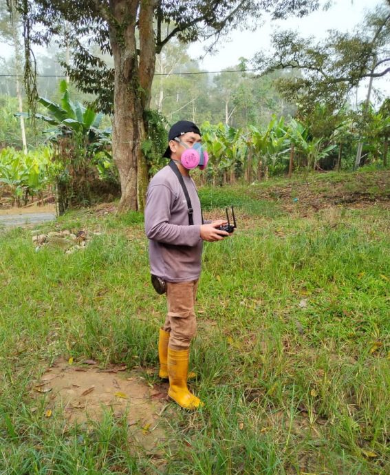 柔:今日面谱(12月28日见报):无线电爱好者方世维以无人机喷洒农药