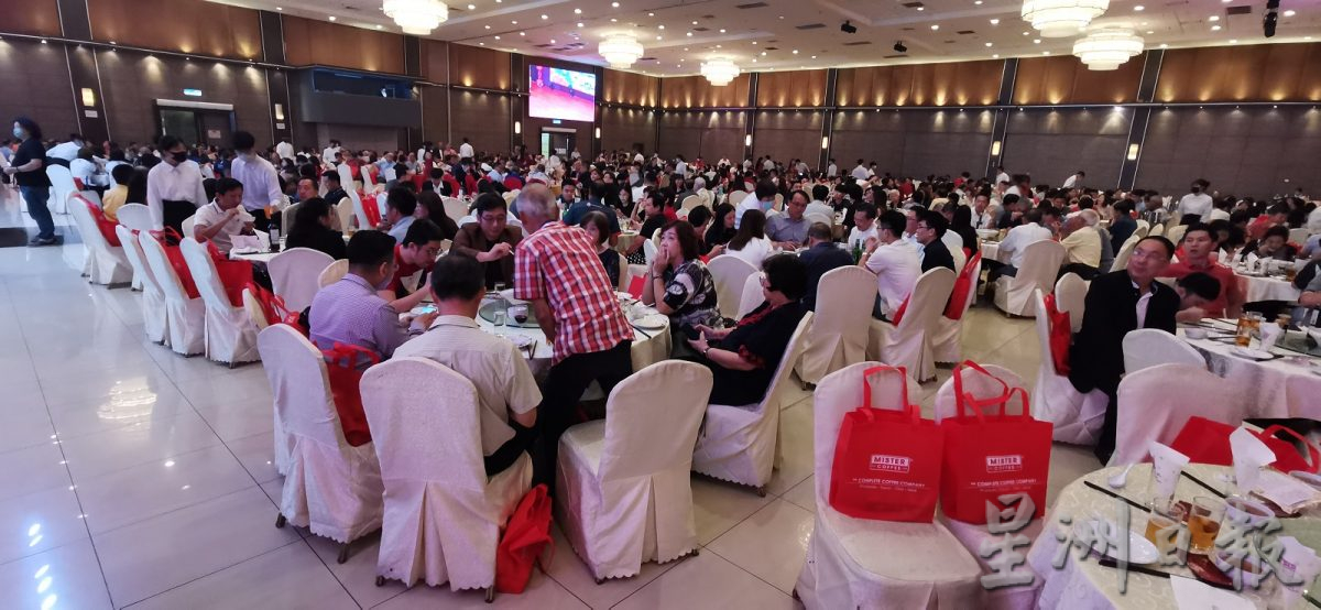 柔：成立之初遇上冠病疫情，柔佛许氏公会历经4年持续成长，15日首迎来理事就职典礼晚宴
