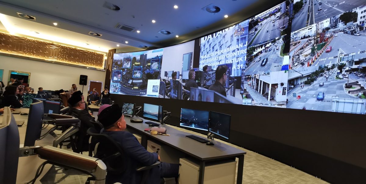 柔:新闻:缓解交通提升设施防范罪案 新山综合监察行动中心试行