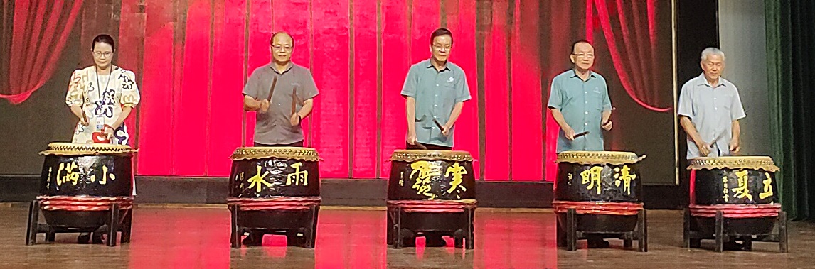 柔：锺镇鸿：古宽近年升学率90%以上，68%在本地深造