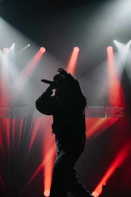 歌迷丢贴身物品上台 PG One惊呼:不要搞这个