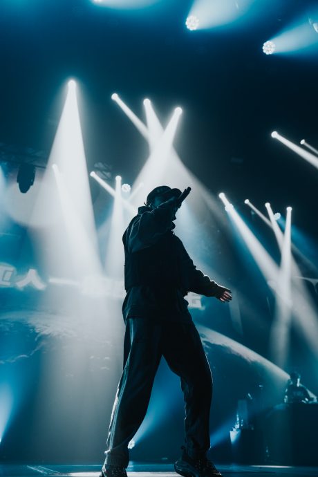 歌迷丢贴身物品上台 PG One惊呼:不要搞这个