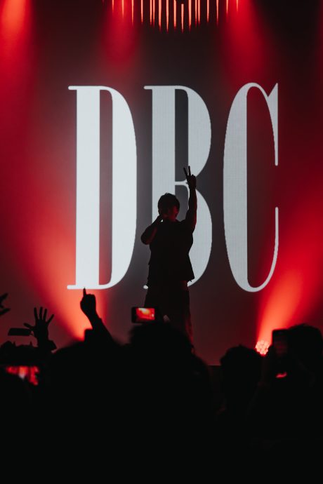 歌迷丢贴身物品上台 PG One惊呼:不要搞这个