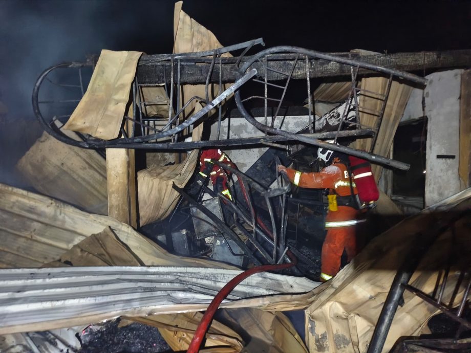 沙瓜拉阿拜国小学生宿舍和食堂发生大火灾 夷为平地