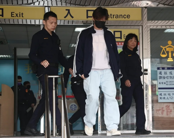 涉外流私密视频出庭 炎亚纶:努力和解