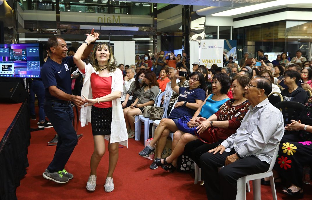 点燃“人生下半场”希望 银发族飙歌舞秀活力