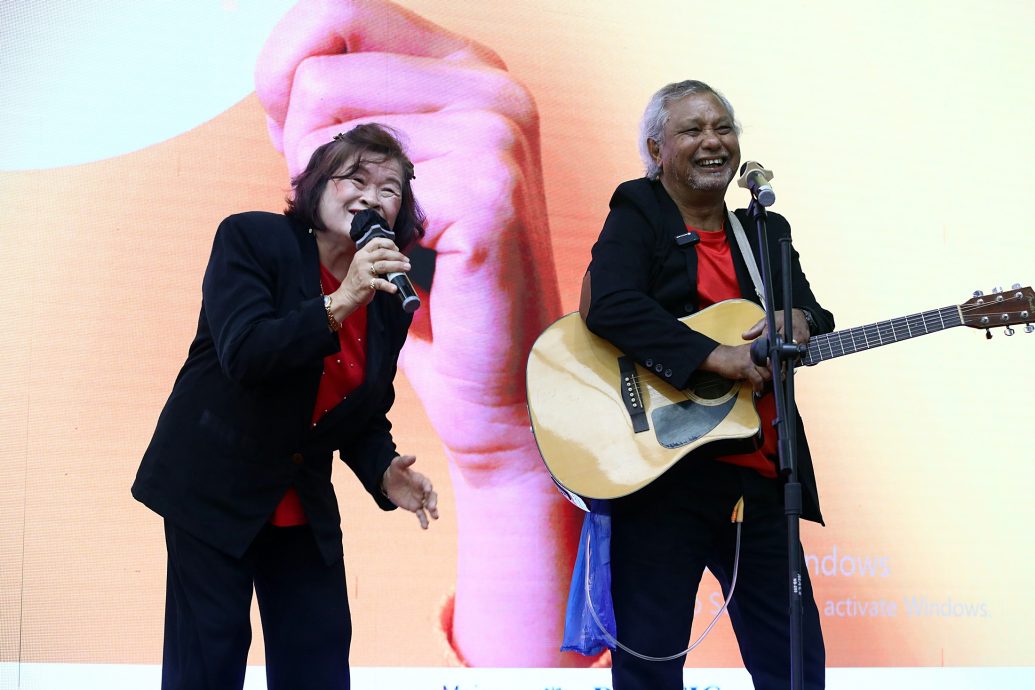 点燃“人生下半场”希望 银发族飙歌舞秀活力