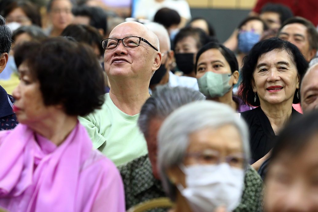 点燃“人生下半场”希望 银发族飙歌舞秀活力