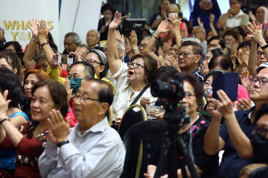 点燃“人生下半场”希望 银发族飙歌舞秀活力