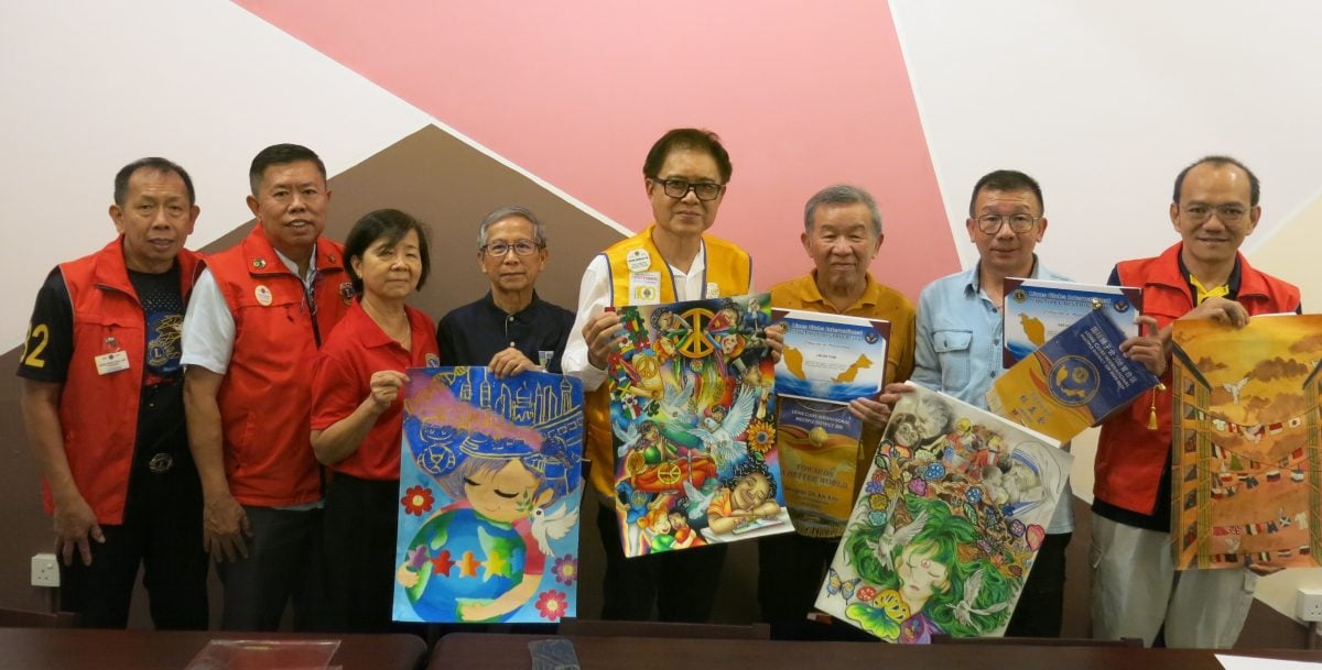 狮子会308复合区和平海报赛 敦华华小作品征国际赛