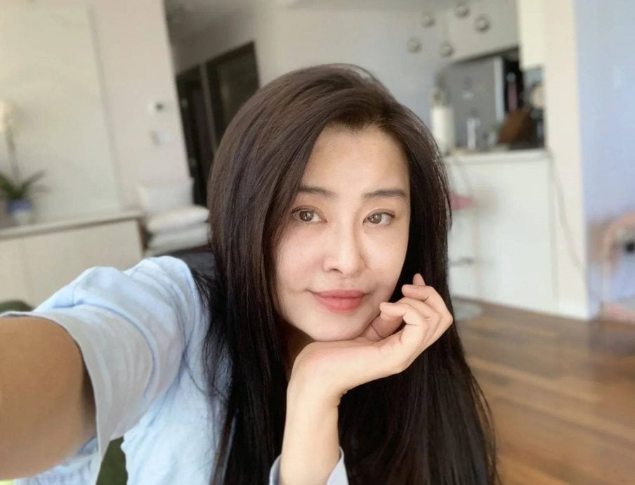 王祖贤惊喜拍视频 声音20年没变