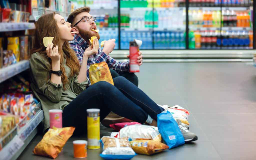 现代人垃圾食物吃不停 研究揭祸因:700年前“黑死病”