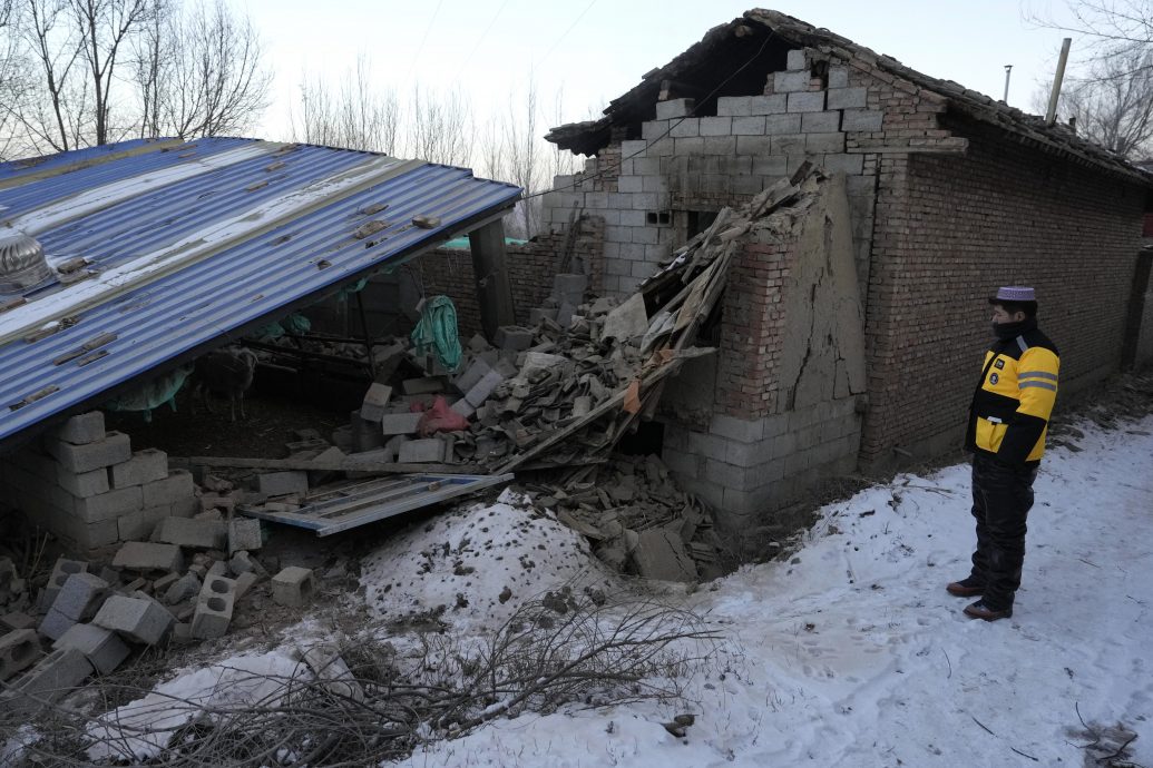 甘肃地震亲历者:余震不断不敢合眼,一直处于提防的状态下