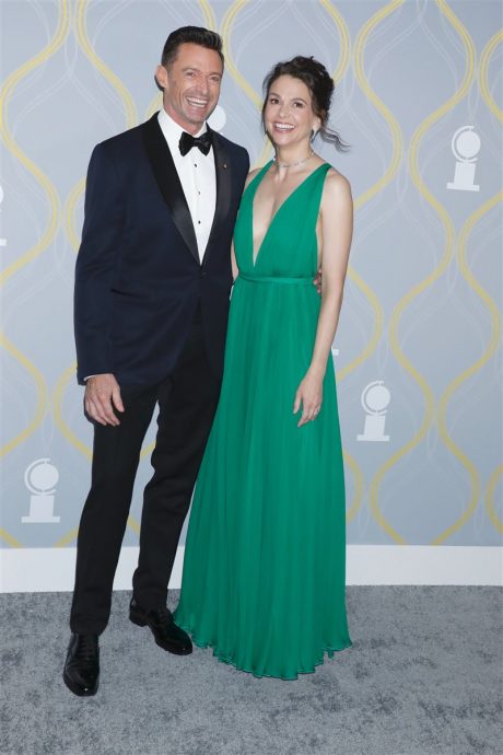 离婚手续未完已有新欢? 晓治积曼被爆热恋人妻女星当小王