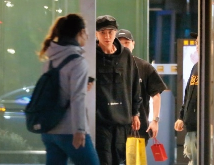 罗志祥被直击神秘大楼开趴 与多名女子玩通宵