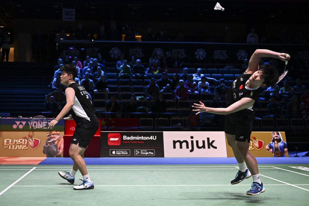 羽球世界巡回赛总决赛|永原和可那眼睛遭球误伤退赛  刘圣书谭宁赢小组首胜