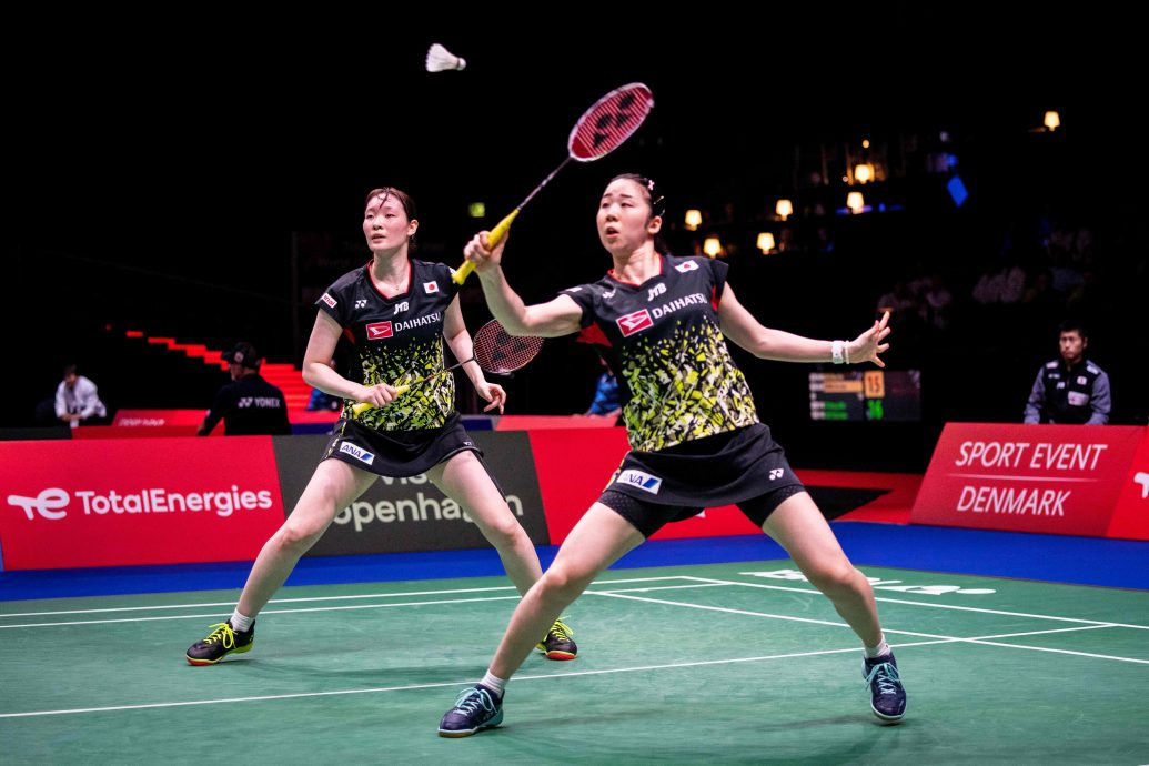 羽球世界巡回赛总决赛|永原和可那眼睛遭球误伤退赛  刘圣书谭宁赢小组首胜