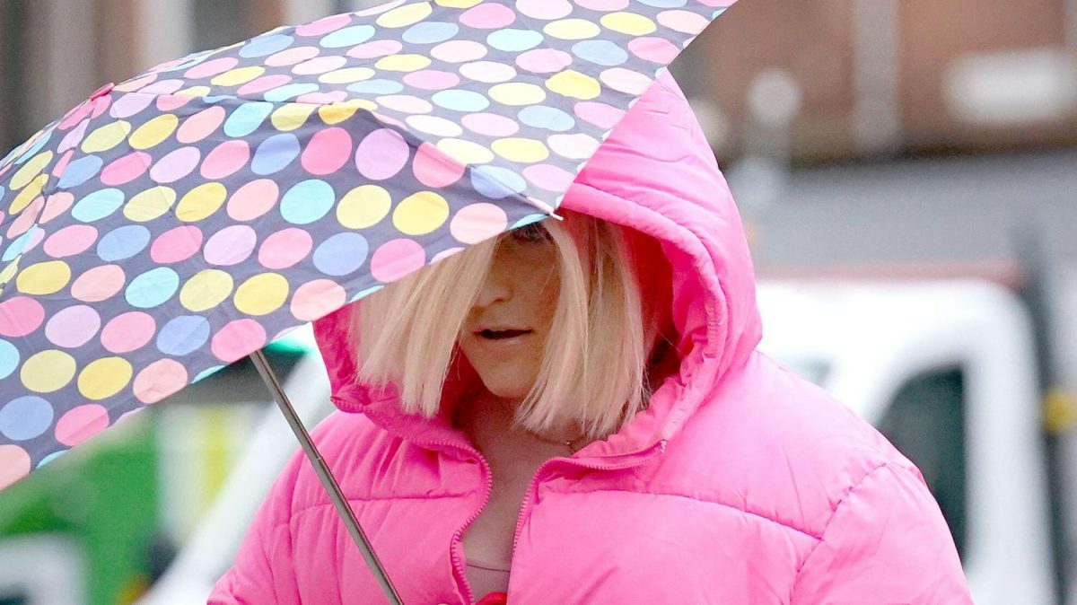 英国强奸犯审判前变性成女人 官方最后决定......