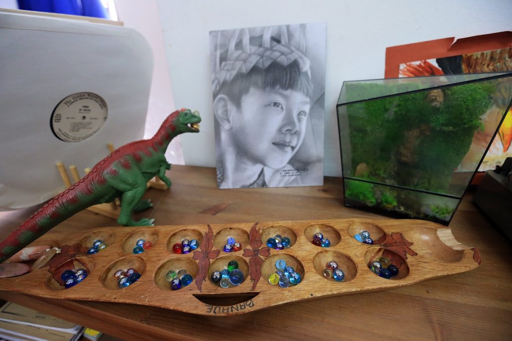 营地土崩一周年 | 被官员呛“孩子死了可以再生”父母:营地业者没交代人性在哪?