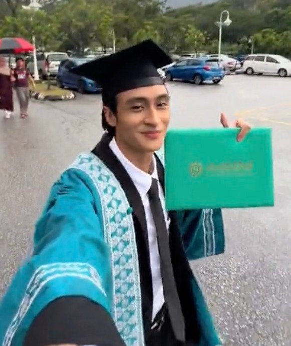 视频|俊朗大学生18秒视频爆红  大企业也留言“告白”