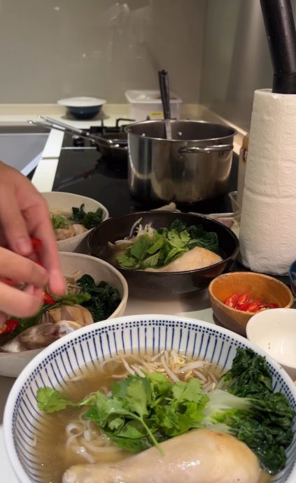 视频|有厨艺技能被前同事推荐 26岁男当百万富翁私人厨师 