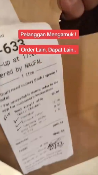 视频|男子不满送错餐踩上门 “害我驾马赛迪来这里!”