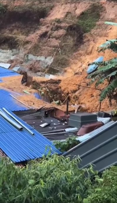 金马仑直冷甲新村 昨午爆发闪电水灾