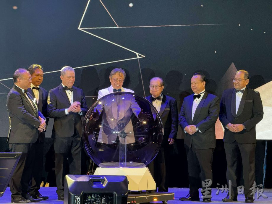 阿邦佐哈里：砂仍有一系列大型基建工程有待落实