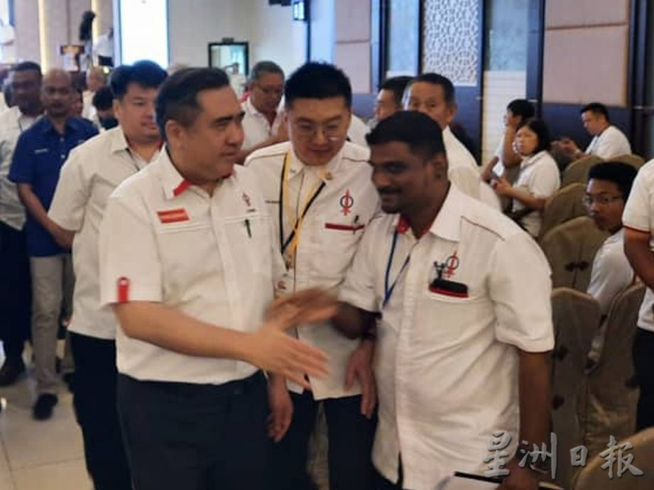 陆兆福:甲市区电车系统步入收集公共意见阶段