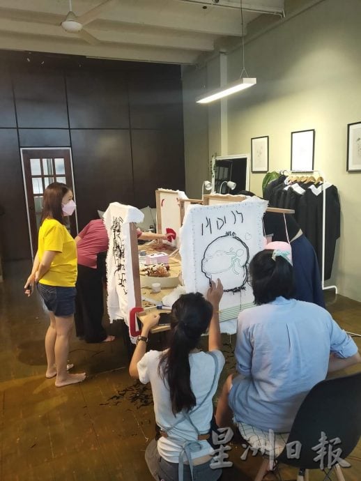 霹:7日见报/封底主文/乐活频道|乐趣缝纫艺术体验 簇绒魅力不可挡