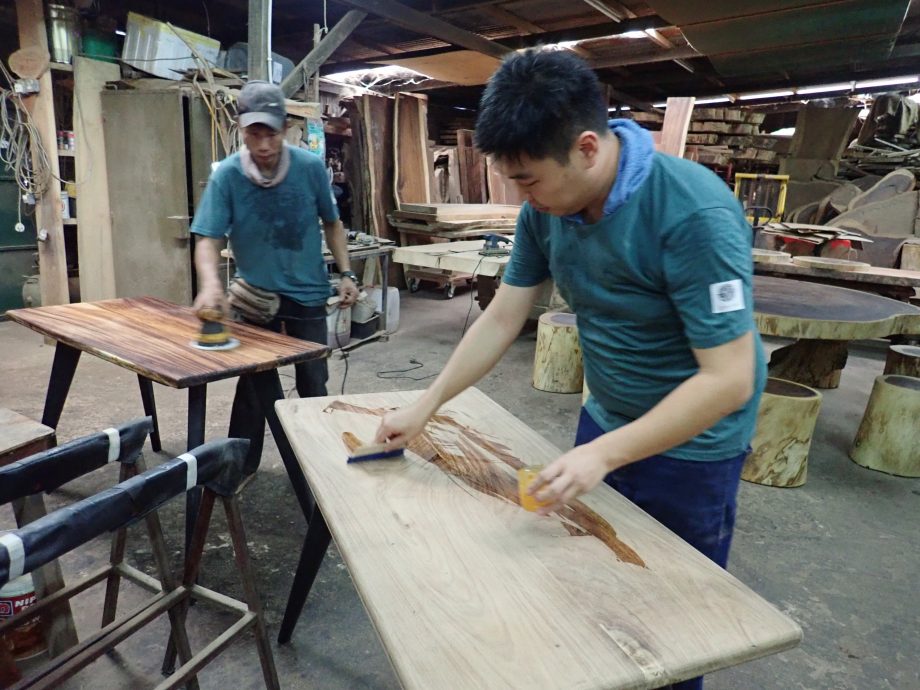 霹:封底主文/它的诞生─木制家具