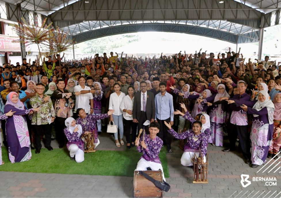 首位攻顶珠峰大马人 服务杏坛35年将荣休