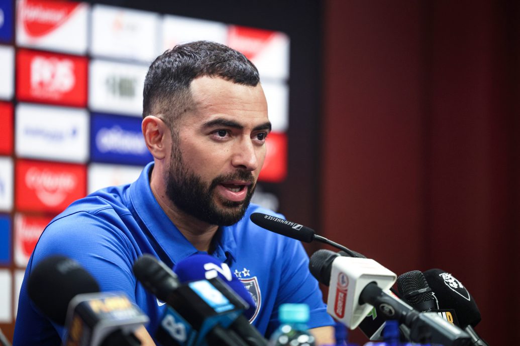 马杯足球赛| 南虎队长调侃草皮状况  “国家体育场更适合打高尔夫”