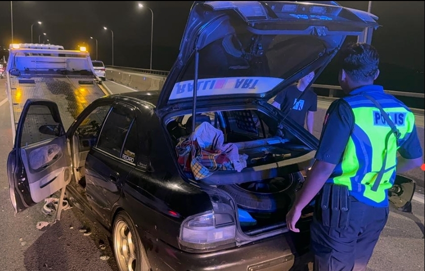 9警车追1匪车案,2嫌犯被延扣至12日助查!