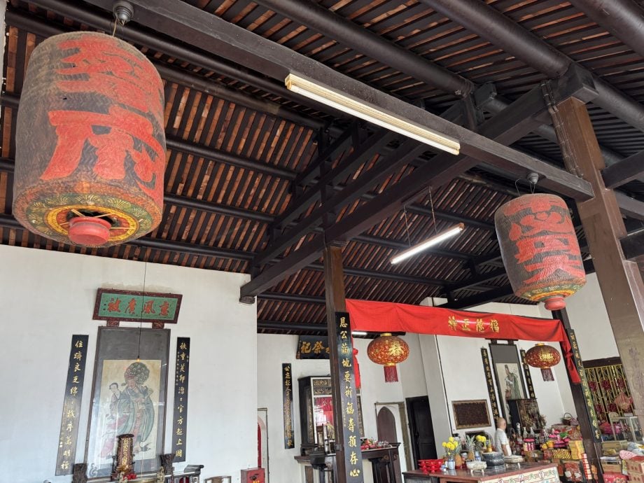 (古城封底主文)《用眼睛去旅游》:宝山亭