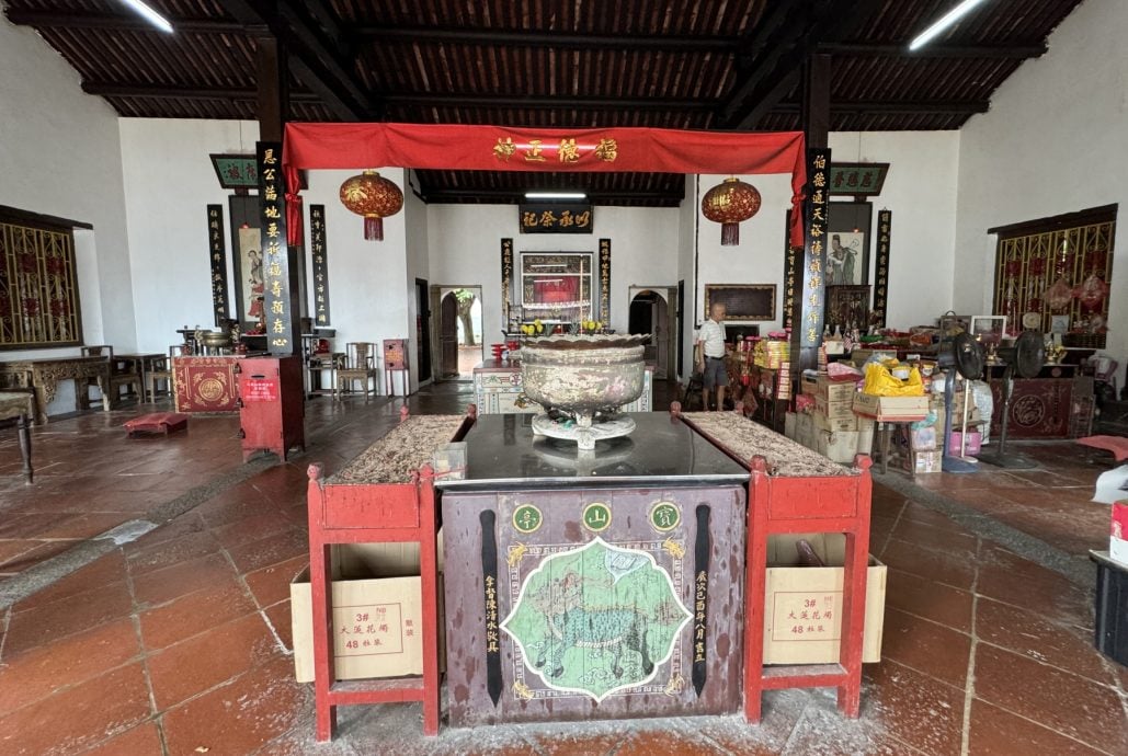 (古城封底主文)《用眼睛去旅游》:宝山亭