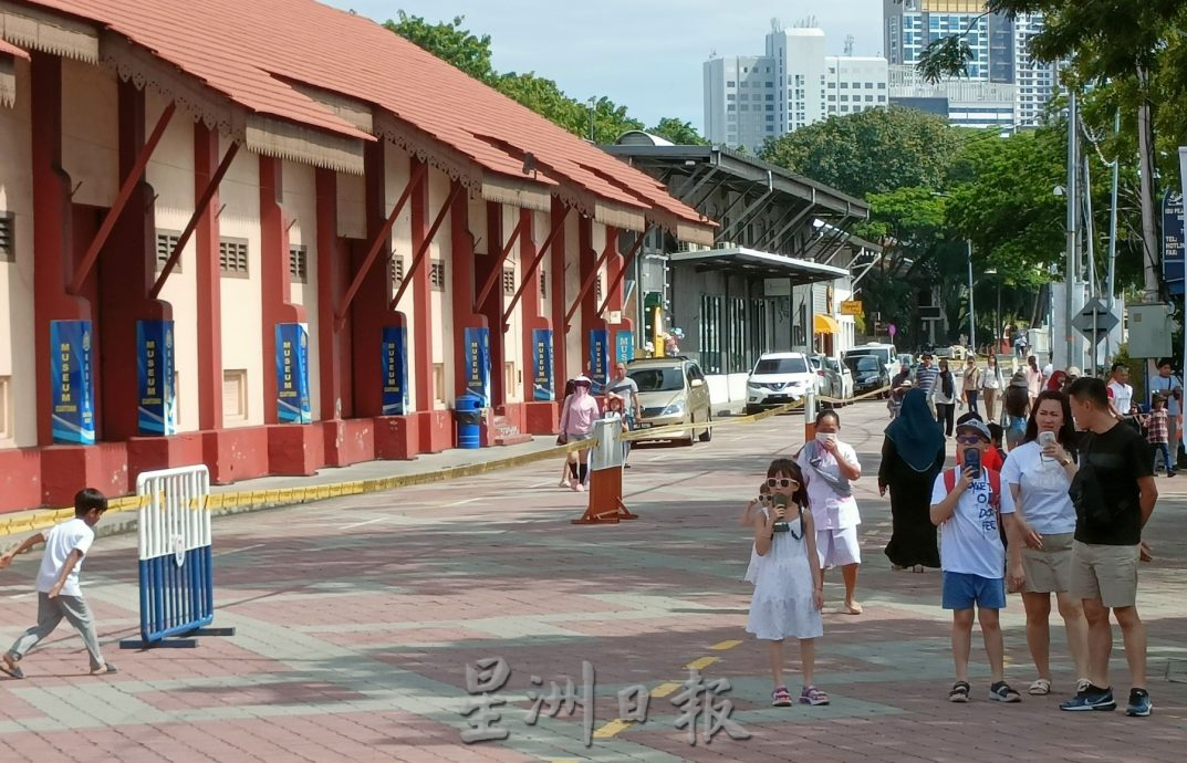 （古城封面主文）无车区54小时·三宝井海乾街生意跌