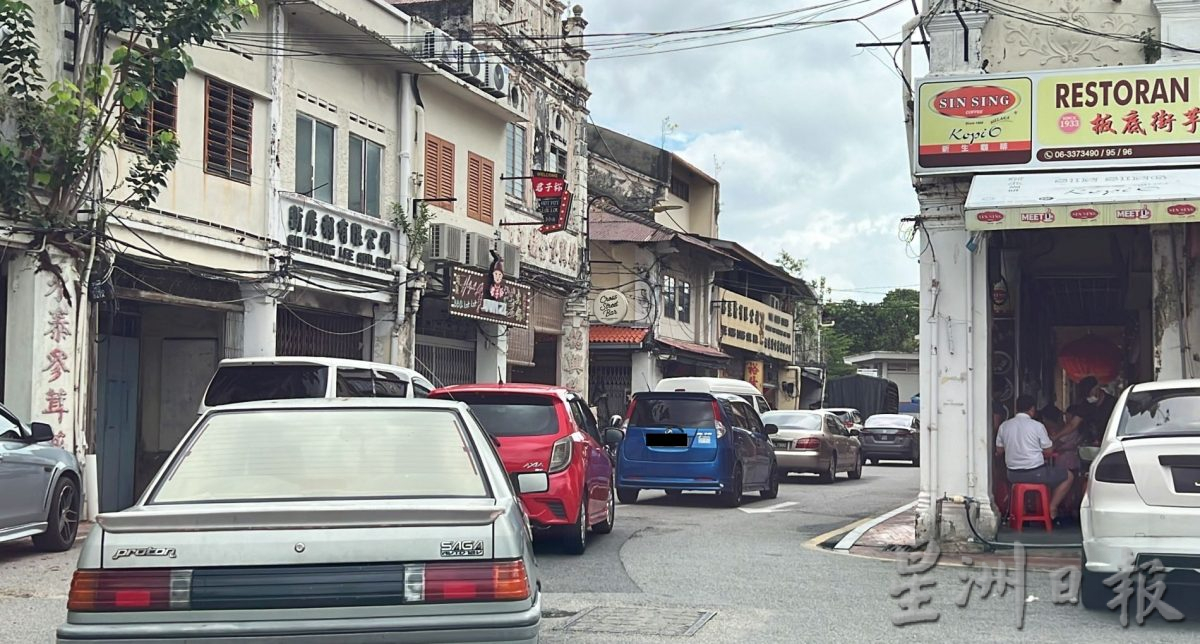 (古城封面主文)祈安律改单程道商家脸忧·无奈不能改变结局