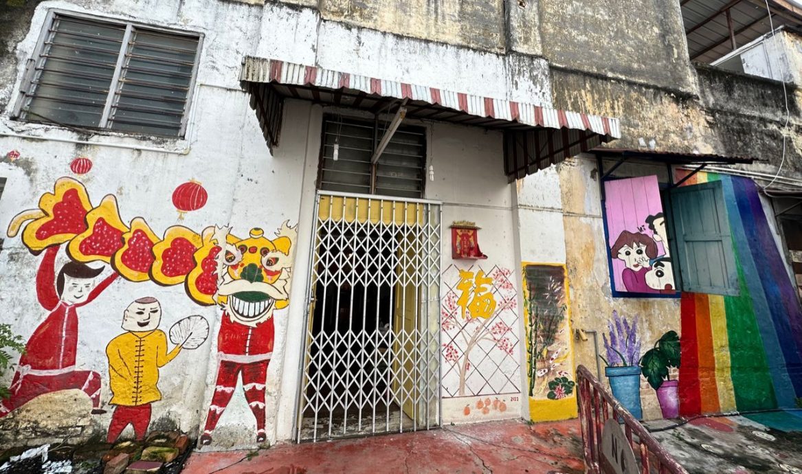 (古城第2版主文)武牙拉也空置单位卫生欠佳 有损甲州旅游形象