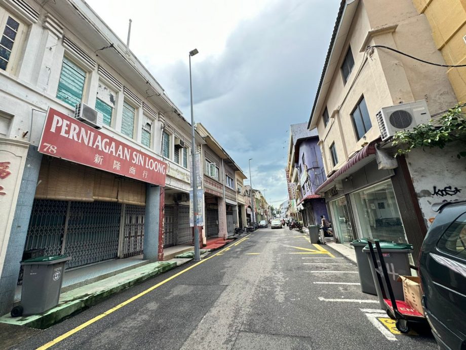 (古城第2版主文)武牙拉也空置单位卫生欠佳 有损甲州旅游形象