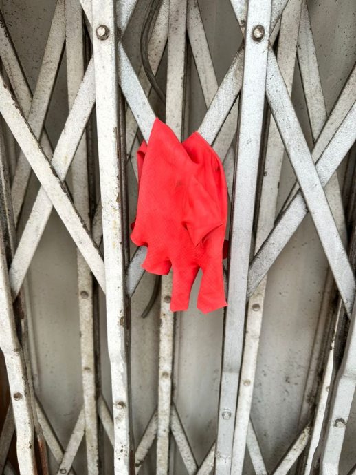 (古城第2版主文)武牙拉也空置单位卫生欠佳 有损甲州旅游形象