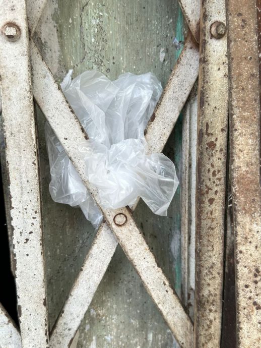 (古城第2版主文)武牙拉也空置单位卫生欠佳 有损甲州旅游形象