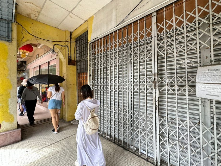 (古城第2版主文)武牙拉也空置单位卫生欠佳 有损甲州旅游形象