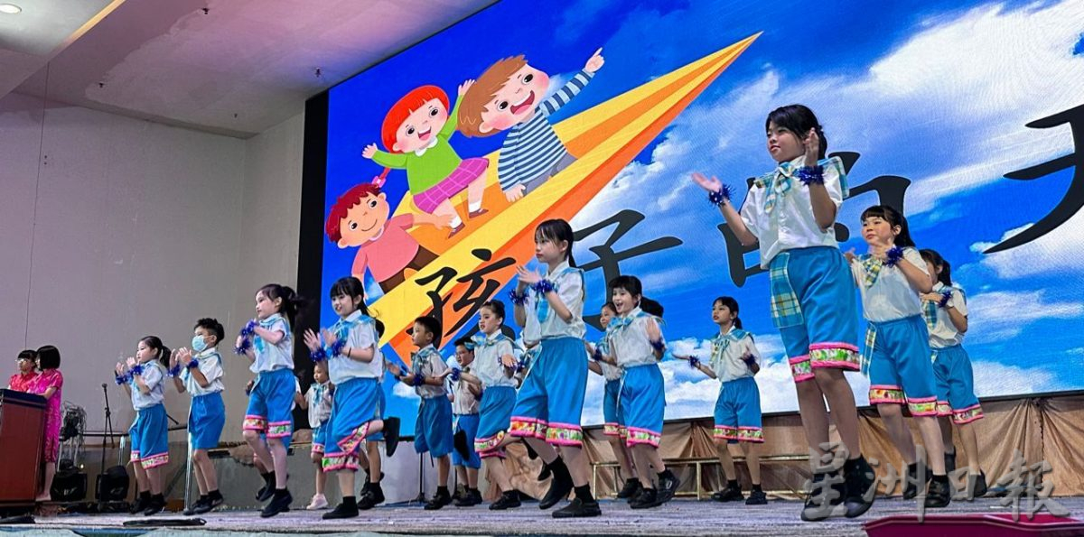 （古城第6版主文）吴德贵：平民学校将创新引入先进教学 确保学生全面发展