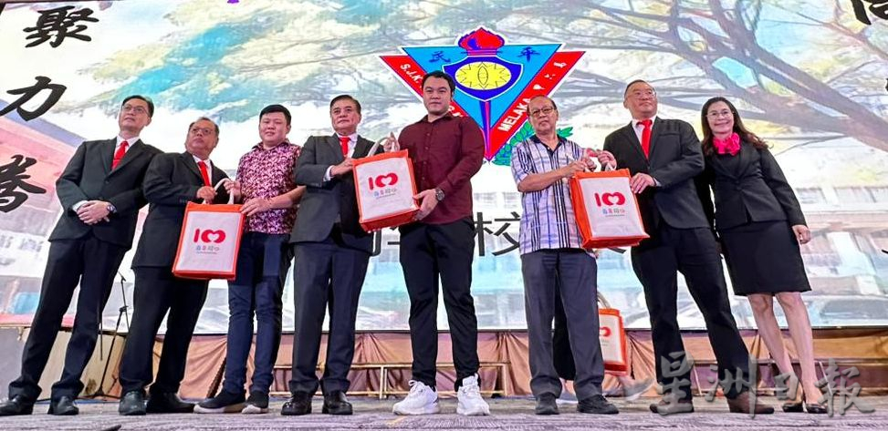 (古城第6版主文)吴德贵:平民学校将创新引入先进教学 确保学生全面发展