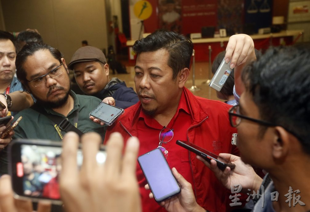 （吉隆坡6日讯）巫统总秘书阿斯拉夫宣布，巫统最高理事会会议同意，从明年1月起在各个州属