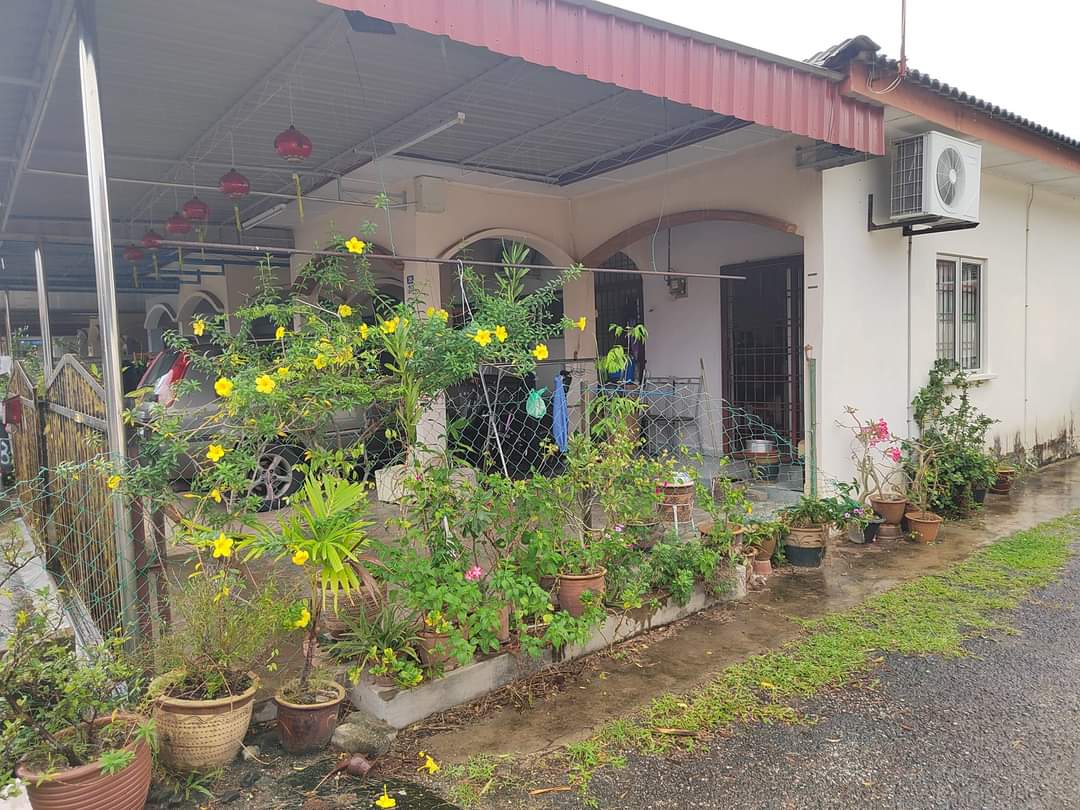 (大北马)窃贼偷摩托车留下干案工具,屋主自嘲:大剪刀换摩托车?