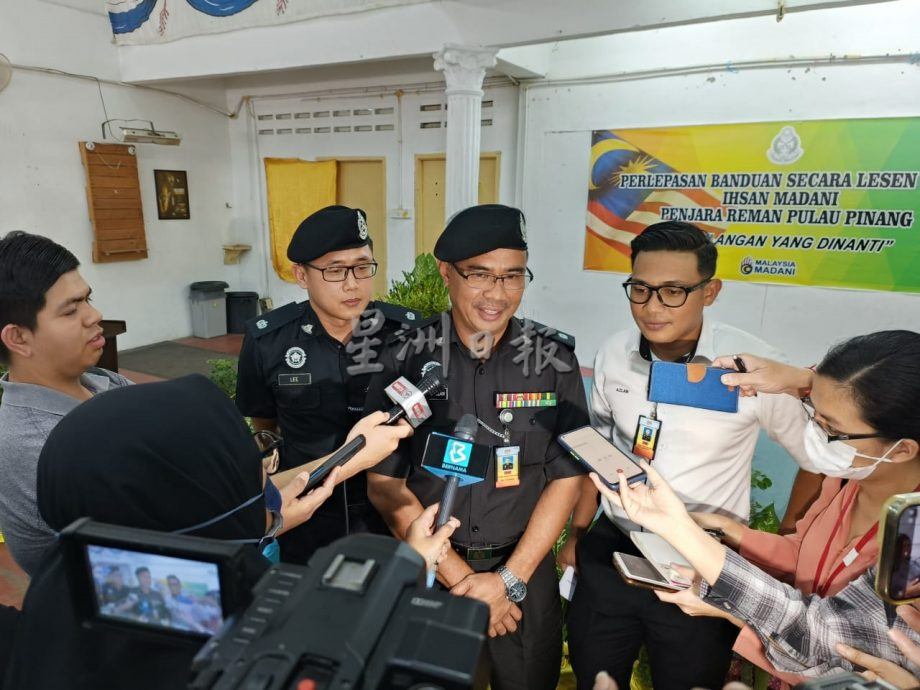 (大北马)身在狱中无法见病重母亲最后一面 吸毒儿子誓要改过自新