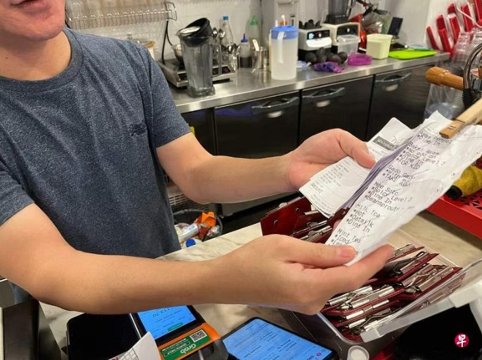 (已签发)柔:狮城二三事:餐厅开业4个月5次遇霸王客 经理店员“赔钱赔到怕”